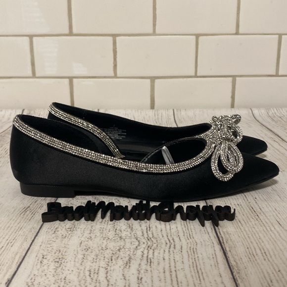 *Women's Juliette Bow Ballet Flats with Memory Foam Insole - A New Day Black 7 - Picture 2 of 9